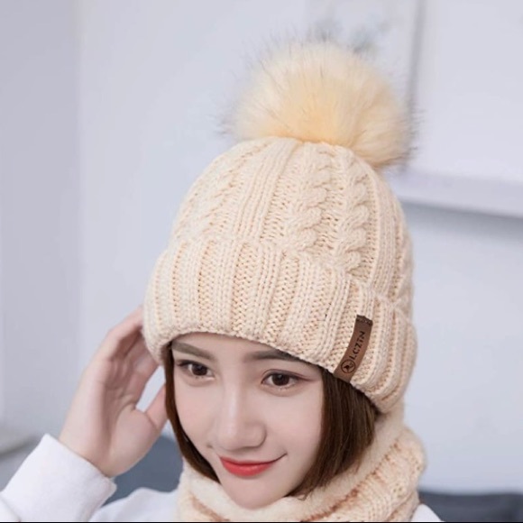 Woman’s Puff Fur Hand Knitted Beanie - Picture 7 of 11